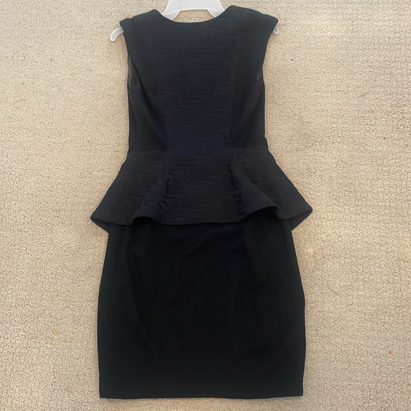 Guess Los Angeles Dress - Picture 3 of 17